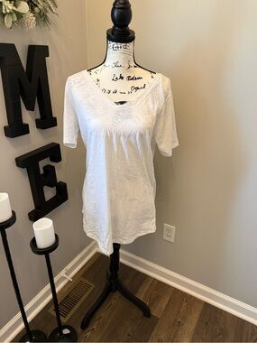 Peruvian Connection White V-Neck Short Sleeve Tee Large NWT
